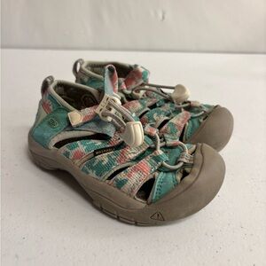 Keen Newport Pink and Green Camo Waterproof Sandals Child Size 9